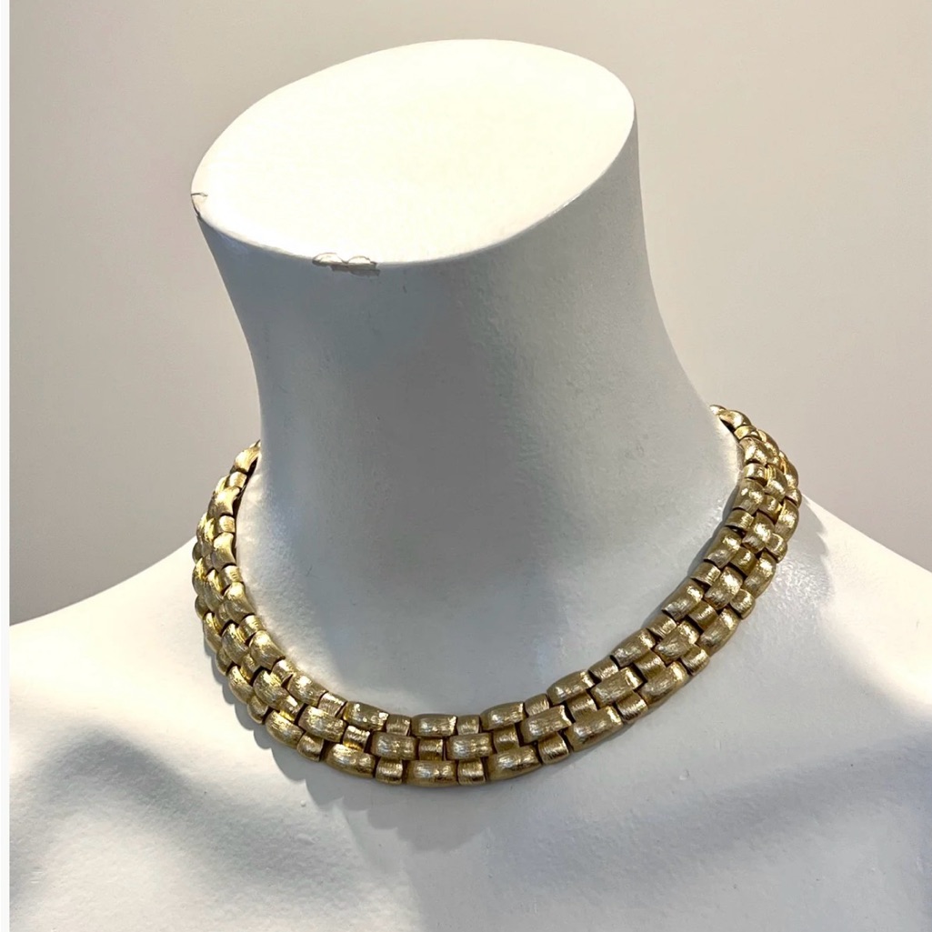 Elegant Gold Necklace For Women